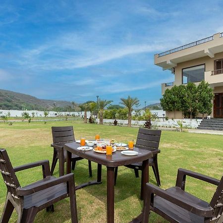 Brookvale Manor By Stayvista - Private Pool Haven With Endless Views & Indoor Fun Sohna Exterior foto