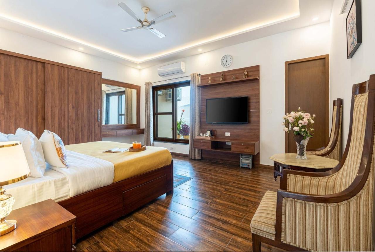 Brookvale Manor By Stayvista - Private Pool Haven With Endless Views & Indoor Fun Sohna Exterior foto