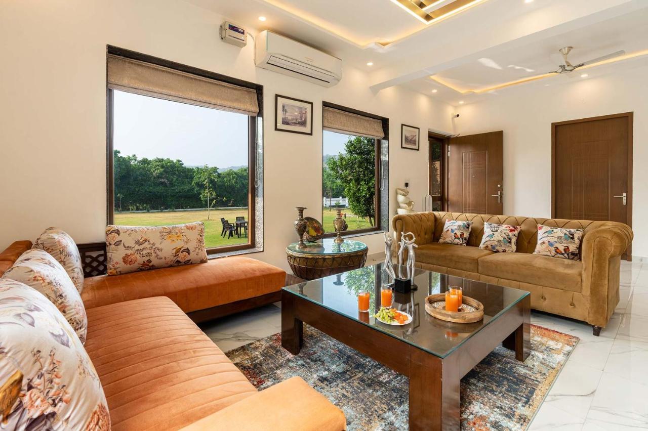 Brookvale Manor By Stayvista - Private Pool Haven With Endless Views & Indoor Fun Sohna Exterior foto